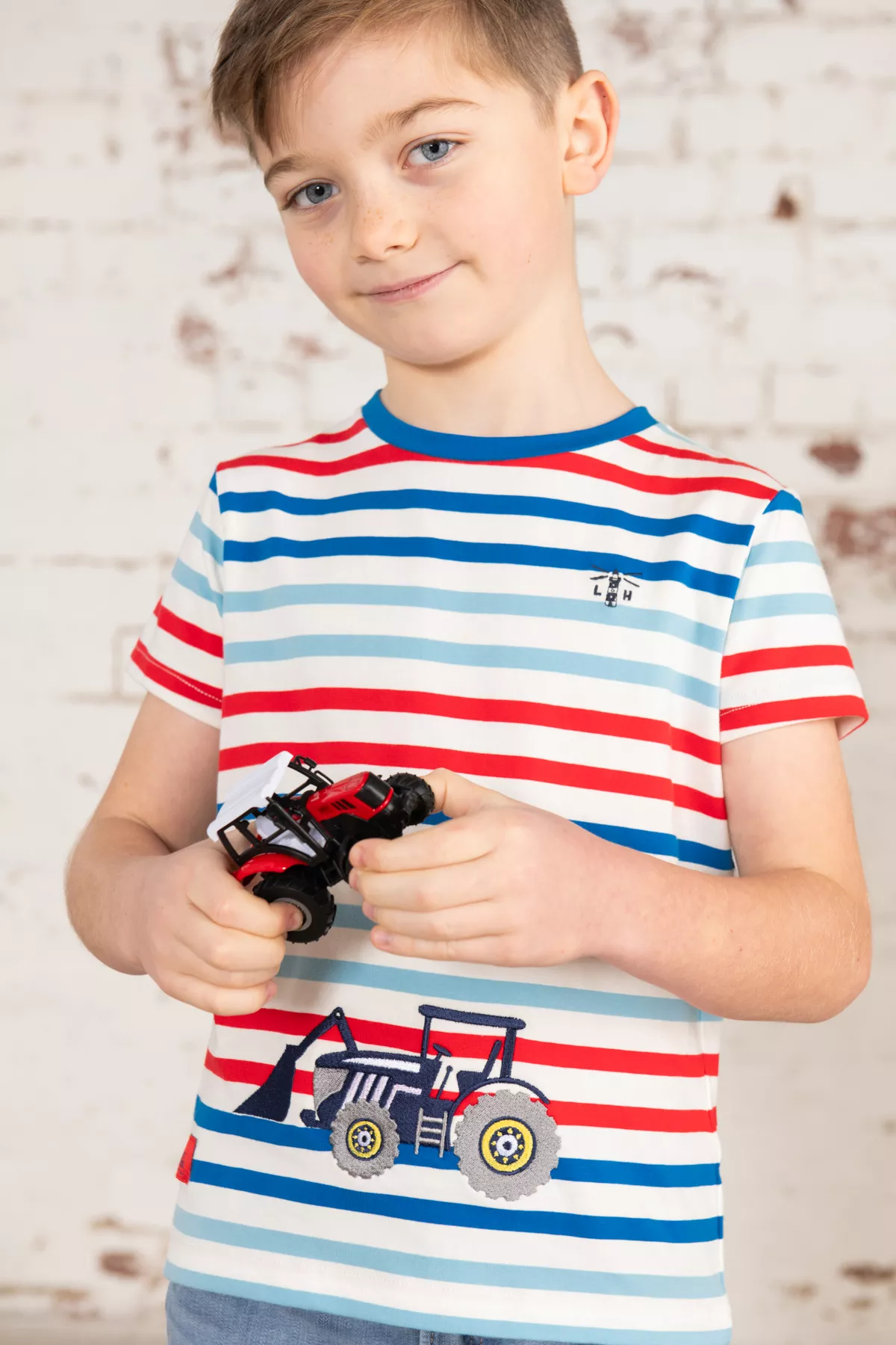 Oliver T-Shirt LHOLSS RBST  5-6 Red Blue Stripe & Tractor 5-6