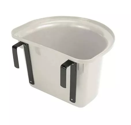 Stubbs Plastic Portable Manger - White