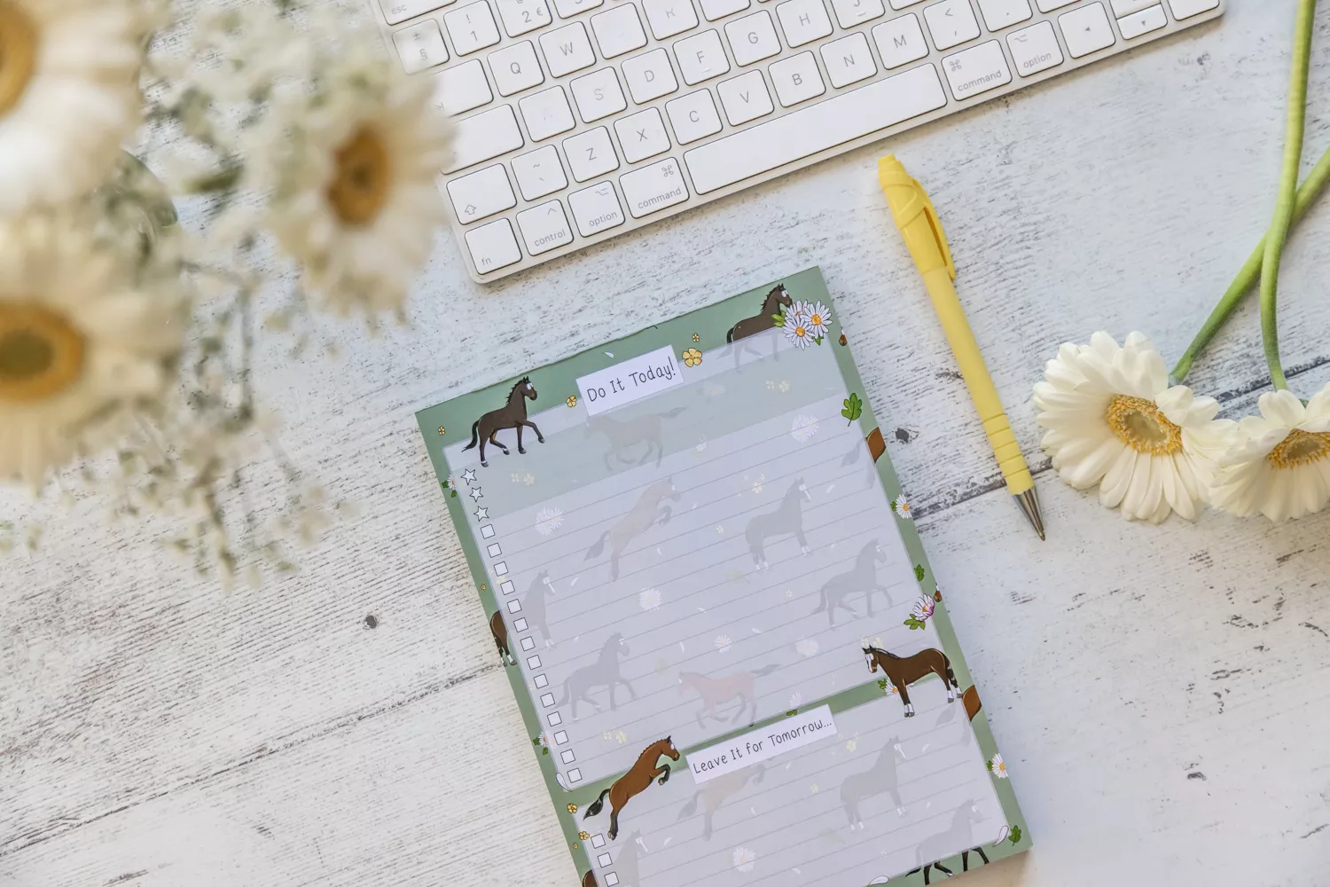 Bay Horse & Daisies To-Do List Pad