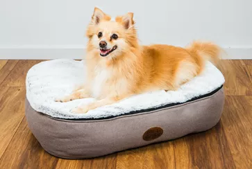 Oval Faux Fur Bed 70x50x15cm