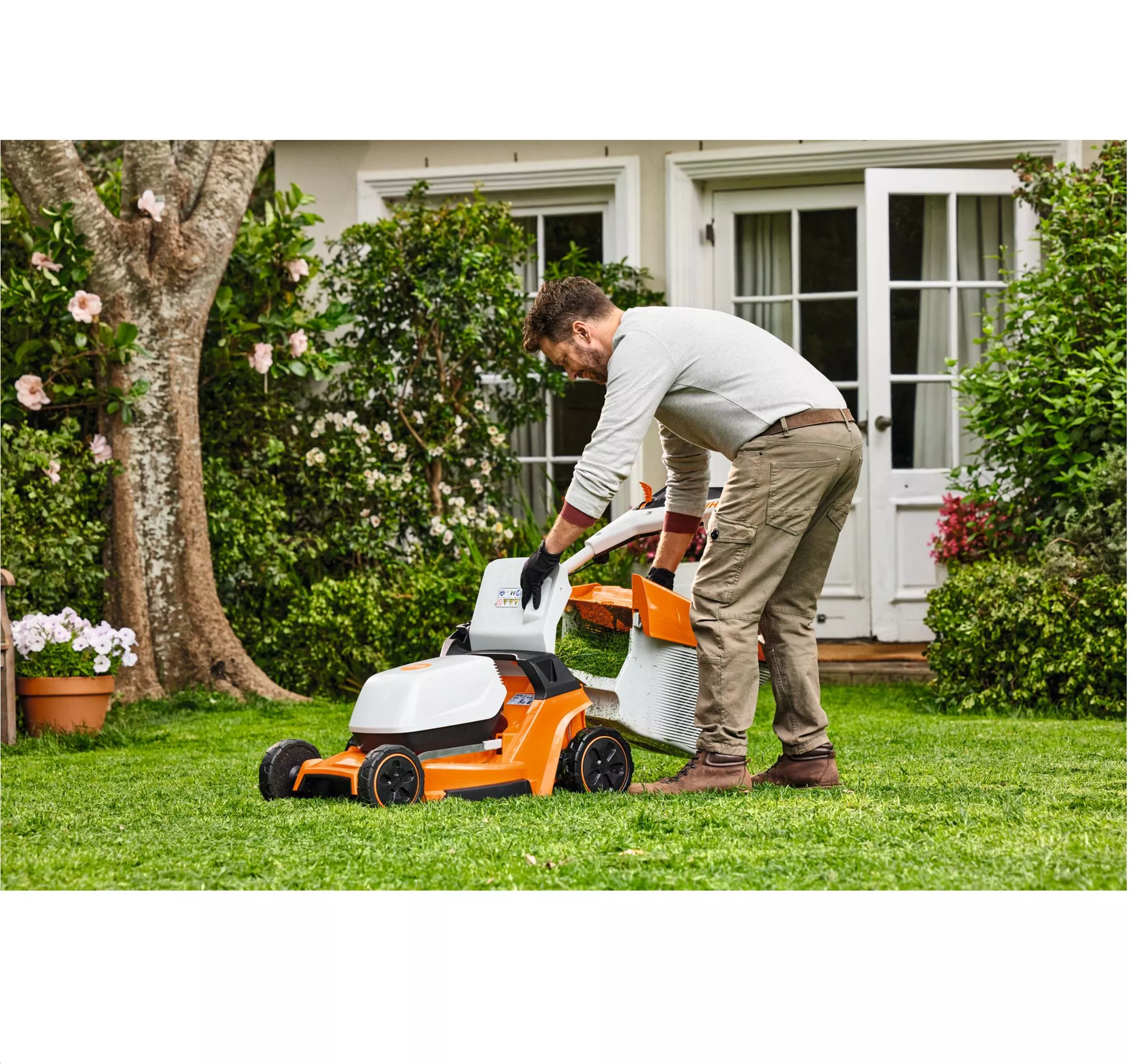 RMA 448 V Cordless Lawn Mower - AK