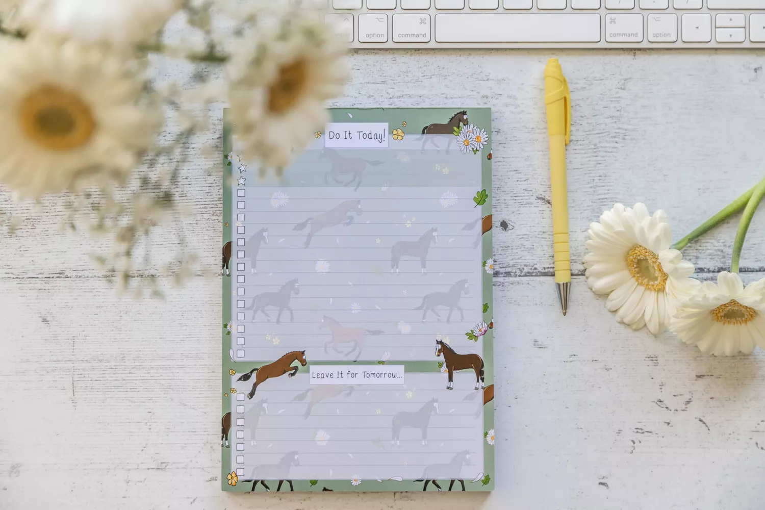 Bay Horse & Daisies To-Do List Pad