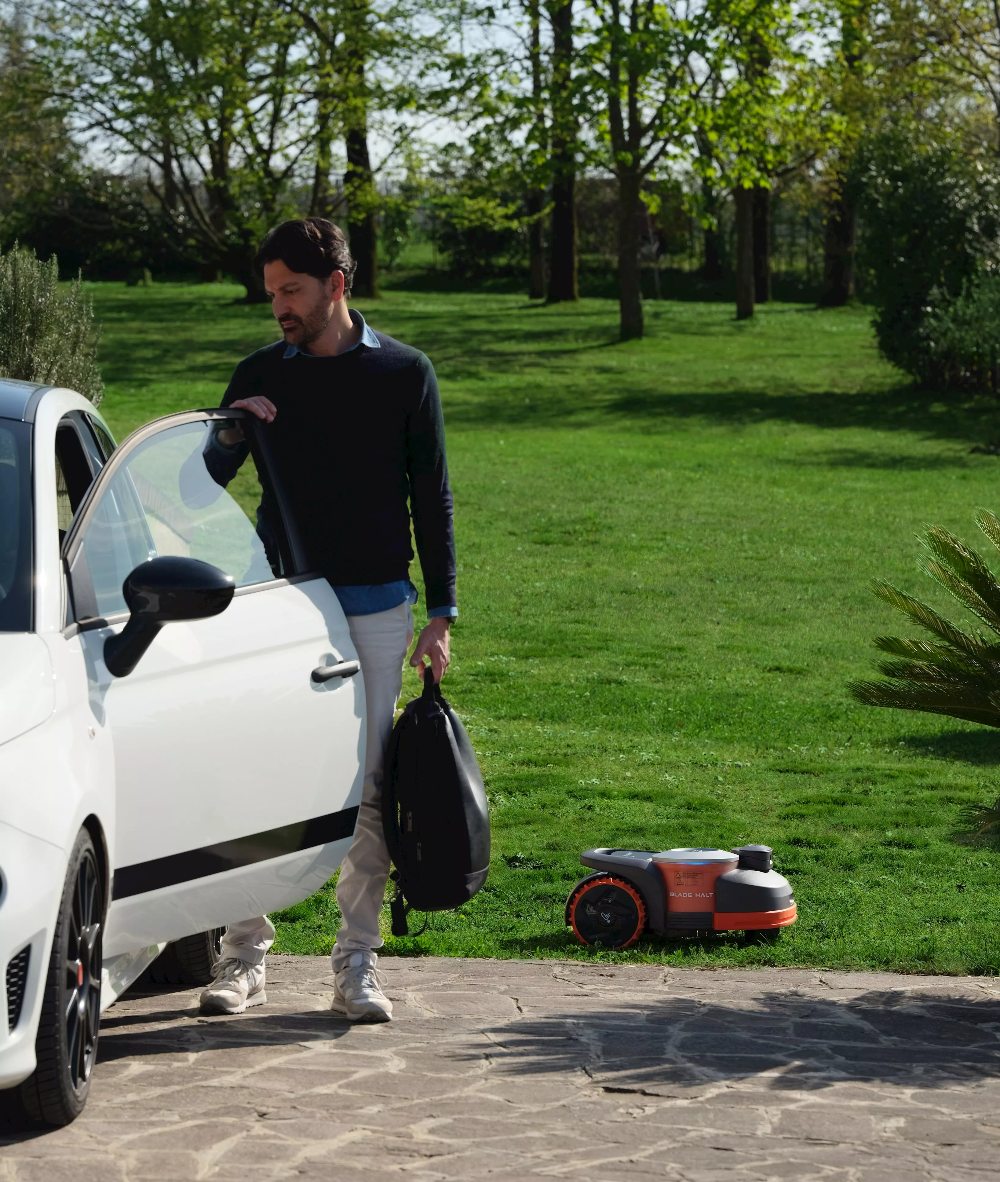 H1500E-VF Navimow Robotic Mower with VisionFence (Up to 1,500m2)