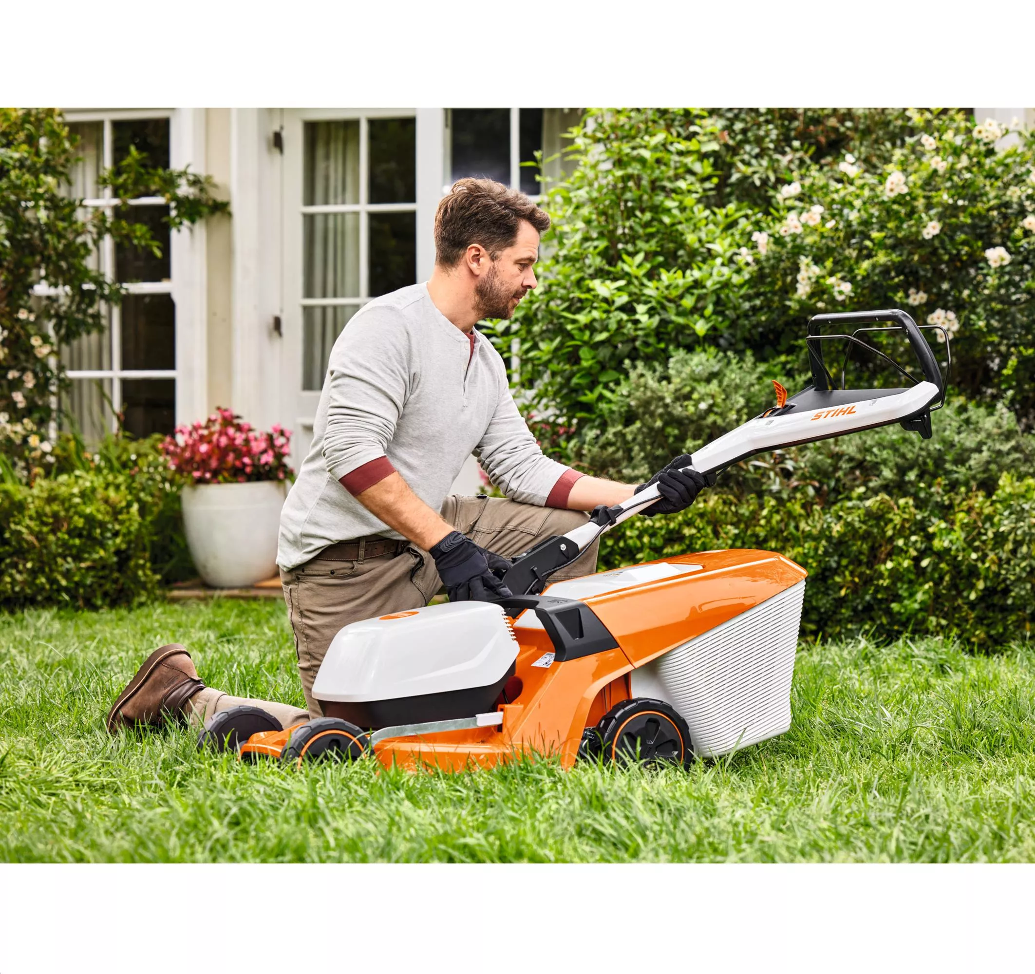 RMA 448 V Cordless Lawn Mower - AK