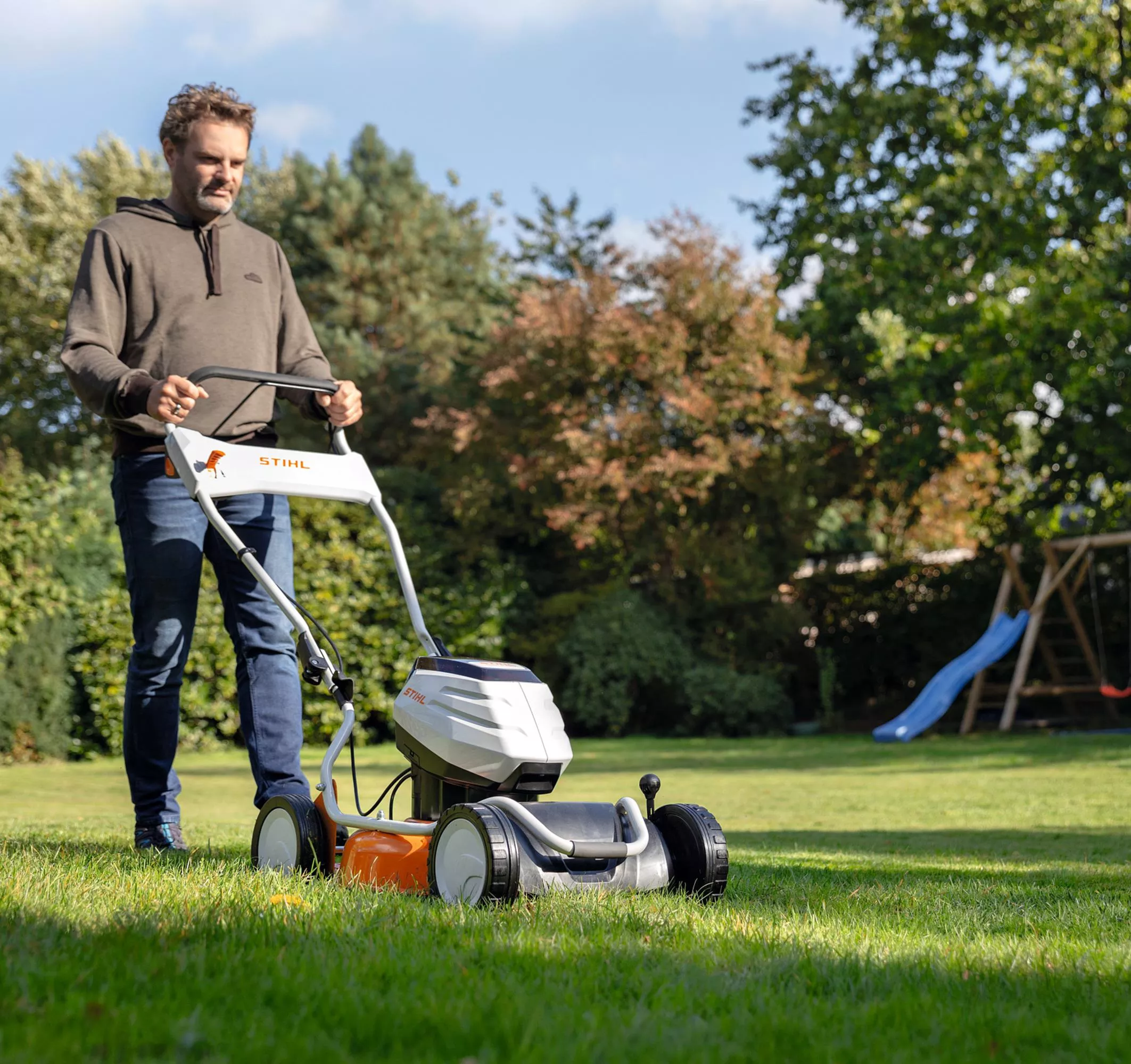 RMA 2 RV Cordless Mulching Lawn Mower - AP